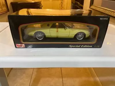 Maisto 31866 Special Edition 1:18 Ford Thunderbird Show Car Yellow    BOX • $34