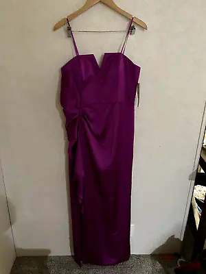 NWT / Aidan Mattox V Detail Strapless Gown / Dark Magenta Size 12 • $199.95