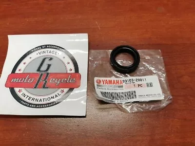 NEW NOS Yamaha DT50 DT80 DT100 DT125 DT175 SW-TYPE OIL SEAL 93103-28011-00 Y107 • $9.44