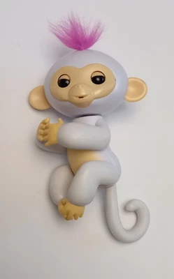 $13.50 • Buy Fingerlings Lilac Baby Monkey - SOPHIE - Wowwee