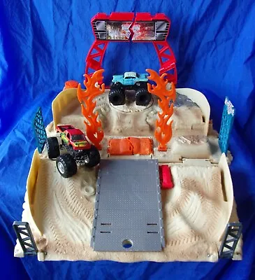 Hot Wheels Monster Jam World Finals Stadium Play Set W/ 2 Monster Trucks 2009 • $15.98