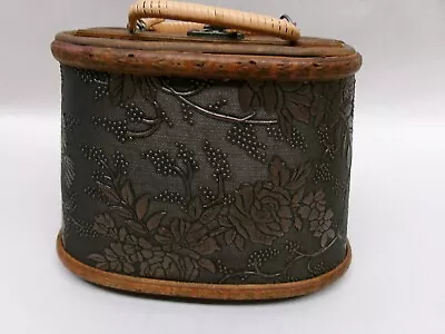 VINTAGE WOODEN & CLOTH PURSE With FLORAL DESIGN • $10