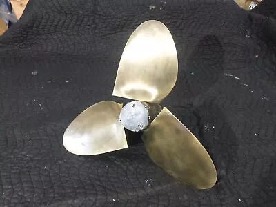 Propeller  19  Max-Prop Variable Pitch 1 1/4  Shaft RH Excellent Condition • $1000