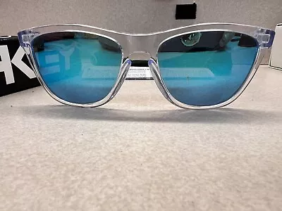 Oakley Frogskins Polarized Sunglasses Shades Clear With Small Scratch. See Pics • $31