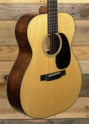 Martin 000-18 Acoustic Guitar Natural W/ Case • $2799.99