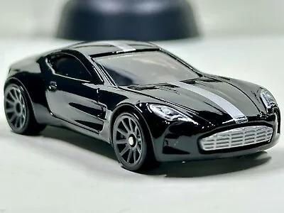 2009 Aston Martin One-77 W/ 3D Display- 1:64 Scale Diecast Collectible • $13.95