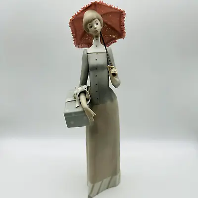 Lladro 4700 The Dressmaker Hand Painted Porcelain 14.25  Tall Matte Read! • $99