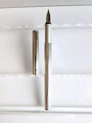 Vtg Striate Chrome Montblanc Noblesse Fountain Pen - 14k 585 F Nib • $31