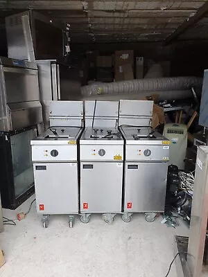 Falcon G401F Commercial Twin Basket Gas Fryer With Oil Filtration • £1050