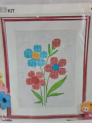 Vtg Crewel Creative Stitchery Kit Picture Kit GINGHAM FLORAL #873B Vogart Crafts • $7.49