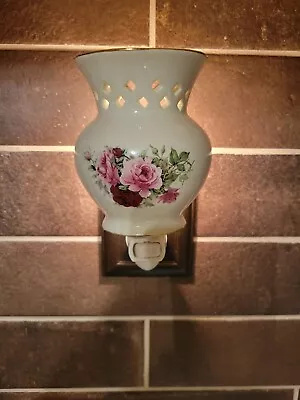 Formalities By Baum Bros. Red Roses Vase Night Porcelain Light • $12.99