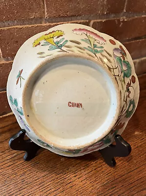 PRETTY Late Qing Dynasty Chinese 8  Scalloped Rooster Bowl - 1880-1910 - READ • $20