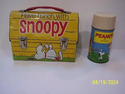 VINTAGE SNOOPY DOMED METAL LUNCH BOX AND THERMOS 1968 Good Condition • $149.99