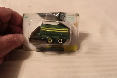 1/64 Scale Ertl John Deere Farm Implement Vacuum Barrel Trailer Green #5555 • $22.50