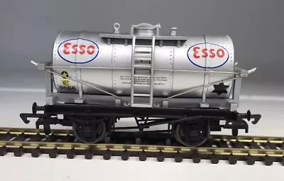 Dapol 134 Tank Wagon In Esso Silver Livery No. 3066 - OO Gauge - Boxed • £13.95