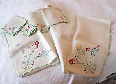 VNTG Hand Embroidered Bridge Small Table Cloth & Napkins 35” X 36” • $30