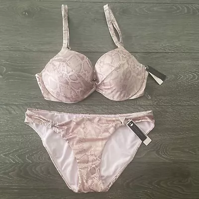 BNWT! Womens Victoria Secret Swimwear Size M • $24