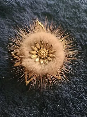 Vintage Antique Brooch. Gold Coloured Metal With Beige Mink Fur • £20.40