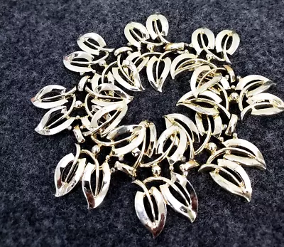 Vintage Gold Tone Big Leaf Bracelet 7 In Great Detail • $6.84