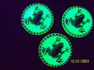 CZECH VASELINE GLASS BUTTONS (3 PCS) COLLECTABLE 34mm FROG PLATINUM  UV  025 • $16