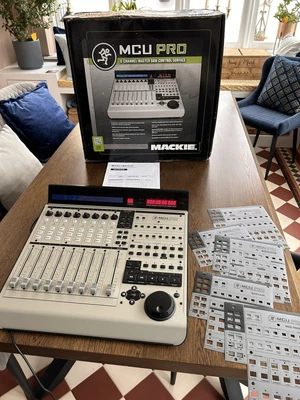 £97 • Buy Mackie MCU Pro Universal Controller - Plug-and-Play MIDI DAW Control Surface