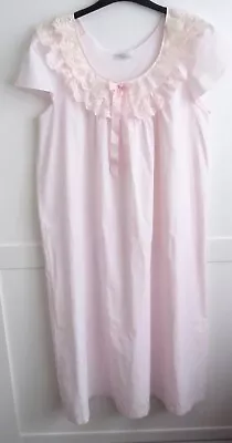 Beautiful 💕 Pink Lace & Ribbon Trim David Nieper Long Nightdress * Chest 21  • £12