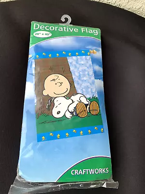 NEW PEANUTS SNOOPY CHARLIE BROWN LAZY DAYS CRAFTWORKS OUTDOOR YARD FLAG 28 X 40 • $16.99