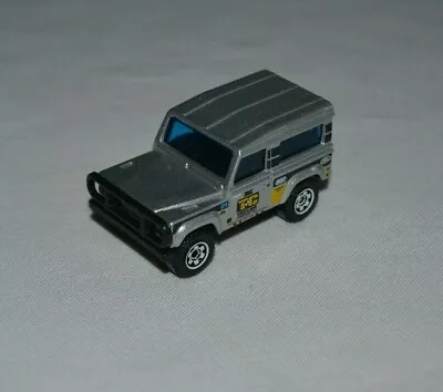 Matchbox 2017 Mbx Construction Land Rover 90 Silver Loose • $2.63