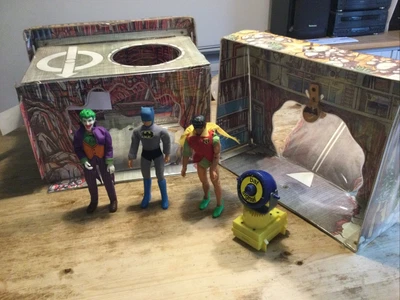 £470 • Buy Mego Batman Bat Cave 1974 With Batman Robin & Joker Figures & Working Bat Signal