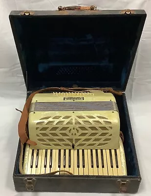 Vintage Wurlitzer Made In America Accordion - 48 Buttons 20 W & 14 B Keys W/Case • $85