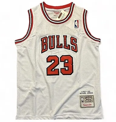 Michael Jordan Bulls Mitchell & Ness Hardwood Classics Jersey Youth Medium  • $89.95