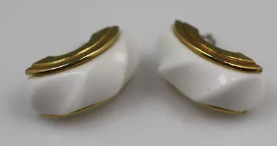 Vintage White Molded Scallop Gold Tone Half Hoop Avon Post Pierced Earrings • $6.50