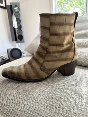 $56 • Buy Ysl Johnny Boots 41