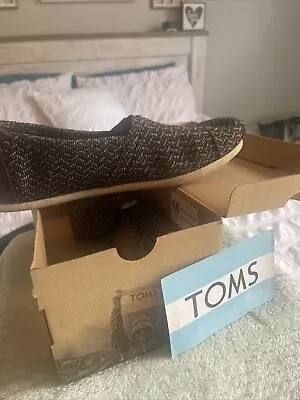 Ladies Toms Slip On Shoes Brown/Tan Size Great Condition • $12