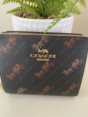 £59 • Buy Brand New Coach Bifold Snap Wallet