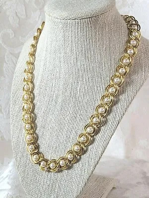Gold Tone Collar Necklace 18  Mirrored Links Faux Pearl Center Super Pretty • $17.60