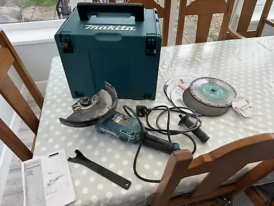 Makita Angle Grinder GA9050 2000W 230mm 240V H With Spare Blades + Macpac • £65