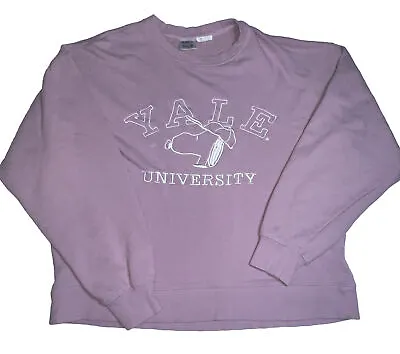 Yale University Snoopy Sweatshirt Medium Pink Peanuts Collaboration Crew Neck   • $25.46