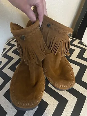 Minnetonka Moccasin Bootie With Fringe Women’s Size 9 • $20