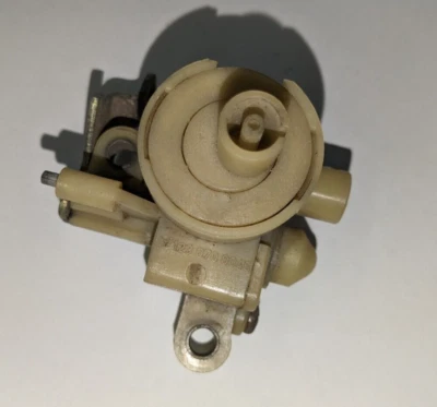 $79.99 • Buy Mercedes Vacuum Control Valve VCV Automatic Transmission 240D 300D W123 W126
