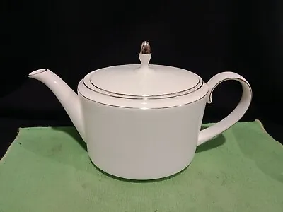 Wedgwood. Vera Wang. Blanc Sur Blanc. 2-Pint Teapot. Made In England (?) • $150