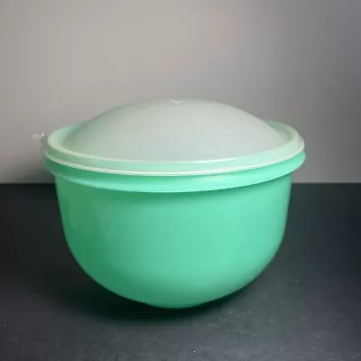 Vintage Tupperware Crisp It Lettuce Keeper 1424-5 Mint Green / Dome Lid 1425-3 • $15