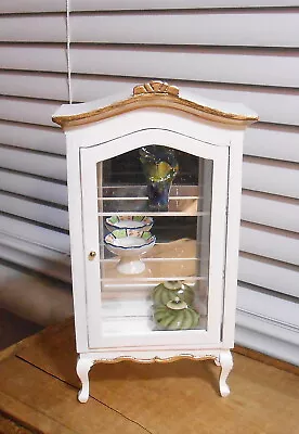 Doll House Miniature Art Display Case Plus Art Pieces - 1:12 • $21.75