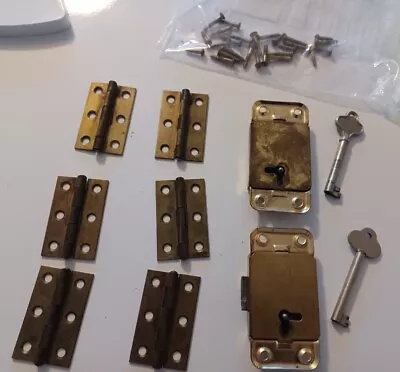 Meredew Vintage Wardrobe Hinges And Keys • £3