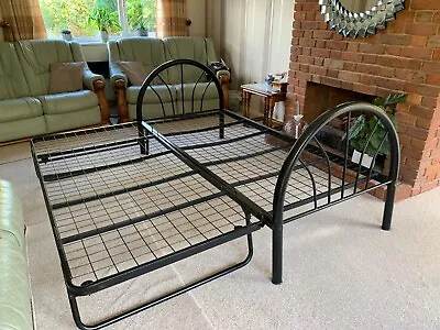 Black Single Metal Day Bed Pull Out Guest Bed Frame Used In Good Condition • £67