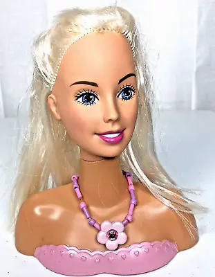 Vintage 1999 Mattel Barbie Styling Head With Comb Necklace Blonde Hair • $26.99