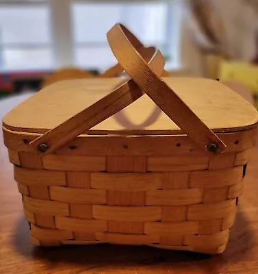 Vintage Wood Picnic Basket With Lid 2 Handles Pie Stand - 12  × 11.5  × 8.25   • $12