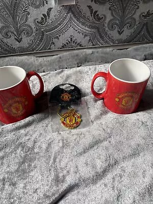 Manchester United Mugs X2 And Keychain • $18.94