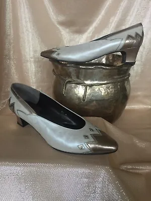 Vintage Margaret Jerrold Elegant Low Heel In Silver Tones 9 1/2 • $48