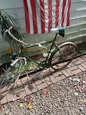 Vintage Schwinn Men's Schwinn Chicago Collegiate 5- Speed Bicycle Bike  Rusty  • $85